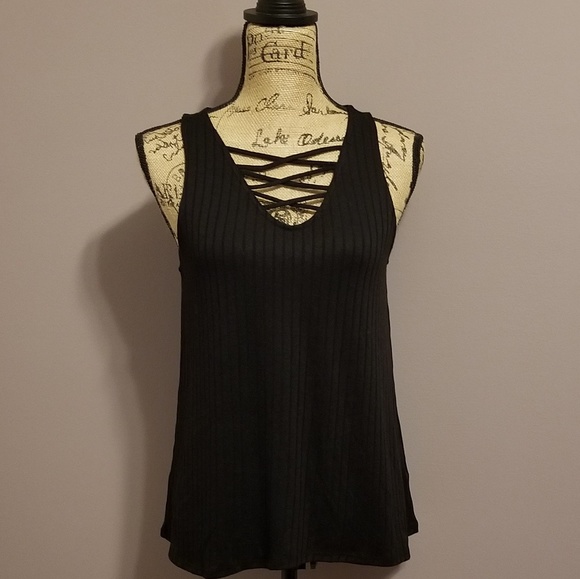 Arizona Jean Company Tops - Sleeveless Top